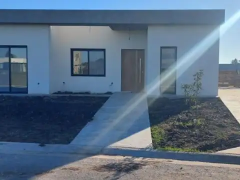 Casa en  venta santa Elisa 3 dormitorios lote central gran cocina americana galería parrilla