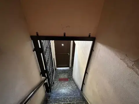 (LEG-1749) OMBU  al 3900 - PH ENTRADA INDEPENDIENTE - CON GALPON PLANTA BAJA