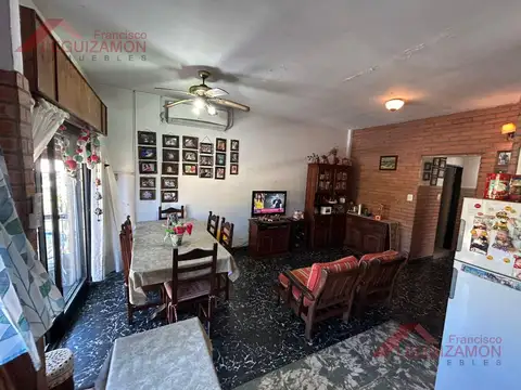Casa en Venta con 3 cocheras