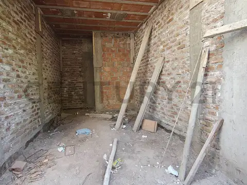 LOCAL COMERCIAL EN VENTA EN CALLE RENATO ZANIN, GODOY CRUZ, MZA.-ID:285462