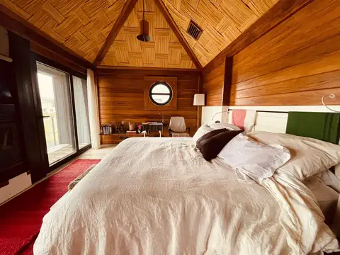 Casa en venta en Pilara sobre laguna exclusiva en La Diligencia - URDAPILLETA PROPIEDADES