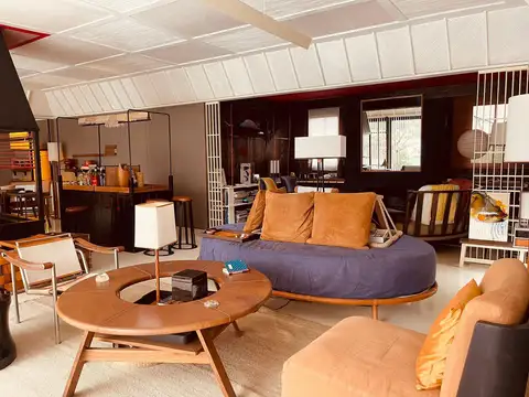 Casa 7 ambientes con 4 baños