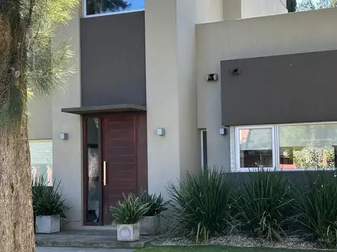 Casa en Alquiler de 3 dormitorios