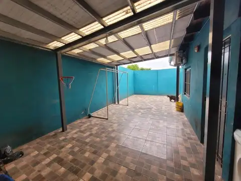 Casa 4 ambientes con 1 baño