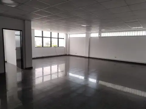 Oficina en Alquiler en Flores, $ 7.000.000
