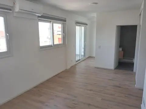 Pavon 2400, Piso 8