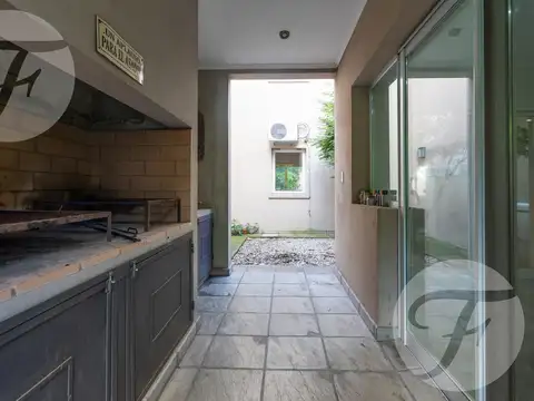 Casa 5 ambientes con 3 baños
