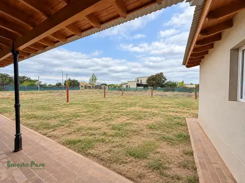 Casa a estrenar en barrio Don Felipe