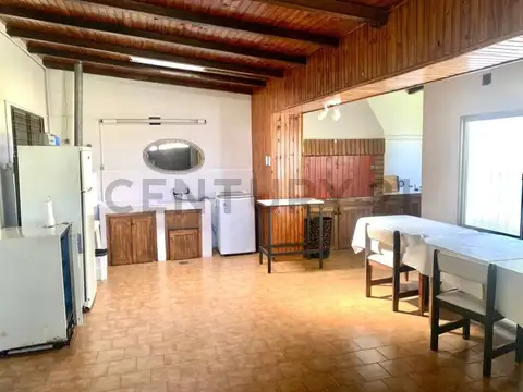 Casa de 4 Dormitorios con pileta en Villa Elisa, La Plata