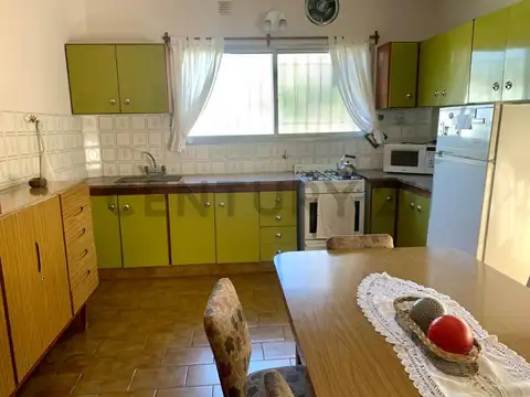 Casa 6 ambientes con 3 baños