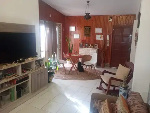 Casa de 3 dormitorios en zona 5 esquinas, Paraná
