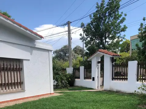 Casa en alquiler en Cerro De Las Rosas