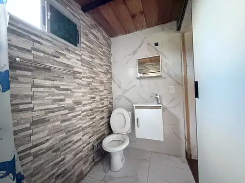 Casa 4 ambientes con 1 baño