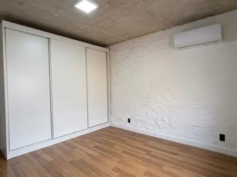 Departamento en Venta en Ciudad Vieja, USD 156.000