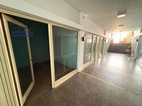 Local en galería- Posible oficina