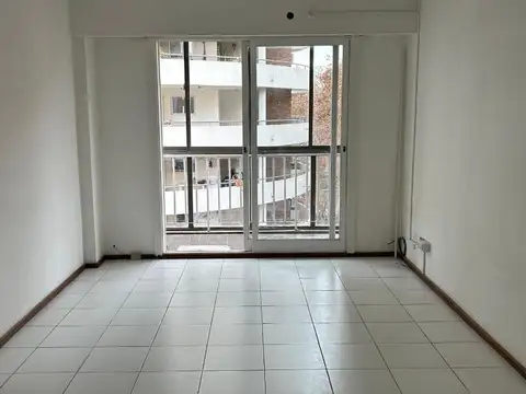 Excelente ubicación! Muy luminoso.