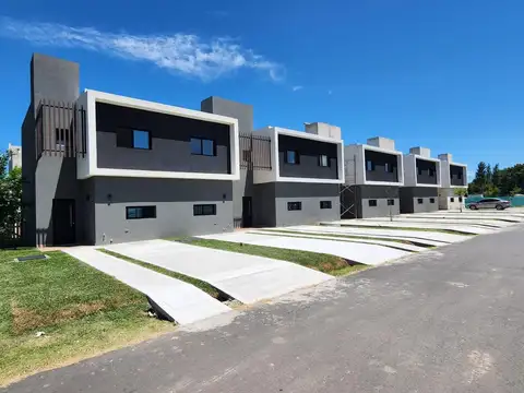 Townhouse en alquiler — Barrio Cerrado El Aljibe, Manzanares, Pilar, GBA NORTE