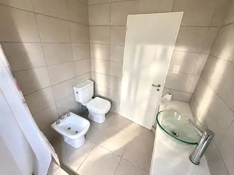 Casa 2 ambientes con 1 baño