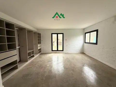 Casa 8 ambientes con 3 baños