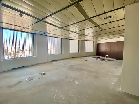 Oficina en Alquiler con 5 cocheras