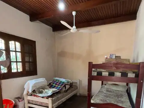 Casa 5 ambientes con 1 baño