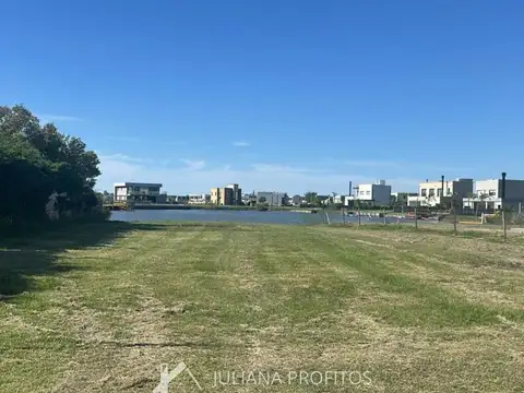 Lote 443 en venta a la Laguna Barrio Villalobos