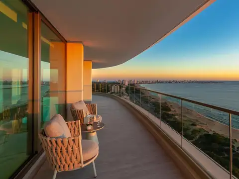 FENDI CHATEU RESIDENSES, EXCLUSIVO DEPARTAMENTO CON VISTA AL MAR, PLAYA MANSA, PUNTA DEL ESTE.