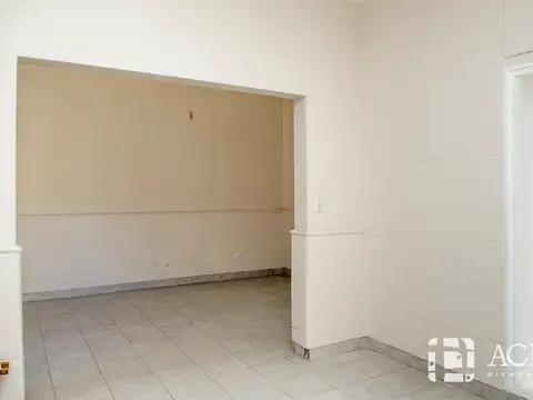 Casa 4 ambientes con 1 baño