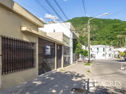 Venta de Casa de 3 Dormitorios a metros del Hospital San Bernardo, Salta Capital