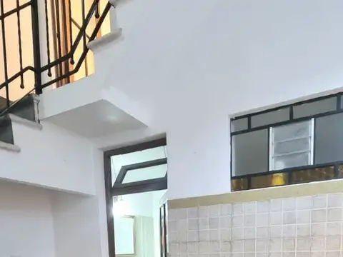 Depto Tipo Casa en Alquiler de 4 ambientes