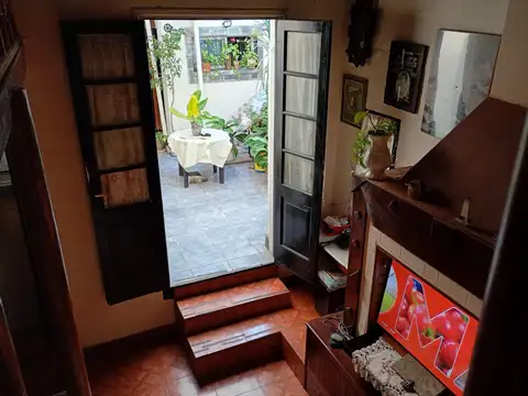 Depto Tipo Casa en Venta 50 años
