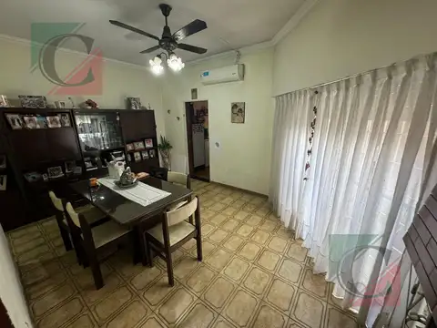 Casa 4 ambientes con 1 baño