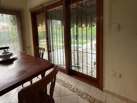 Casa 4 ambientes con 3 baños