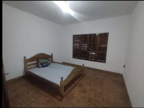 CASA EN VENTA 4 AMBIENTES COCHERA LOMAS DE ZAMORA