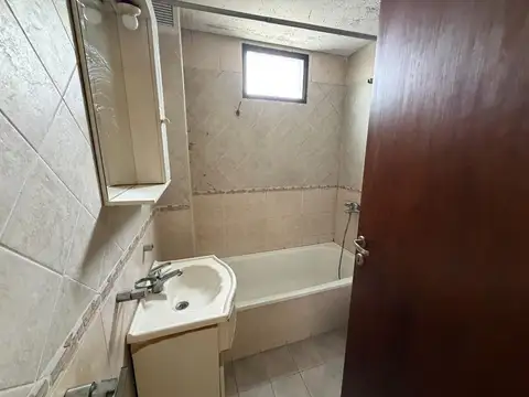 Departamento en Alquiler en Villa Ballester, $ 700.000