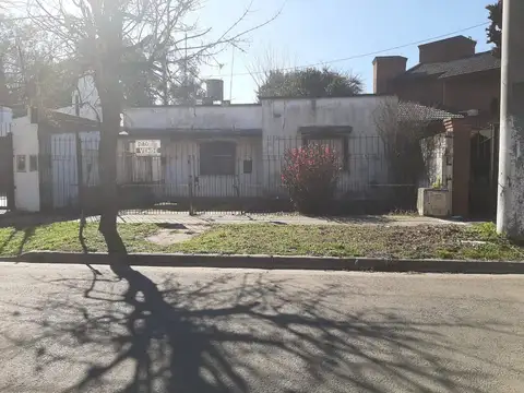 Casa en venta para emprendimiento. Excelente ubicación.