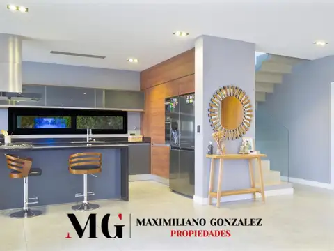 Casa 7 ambientes con 5 baños