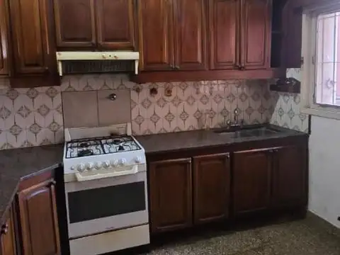 Departamento en Alquiler en Isidro Casanova, $ 800.000