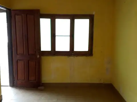CASA A RECICLAR EN VENTA EN VILLA MONICA 2 DORM