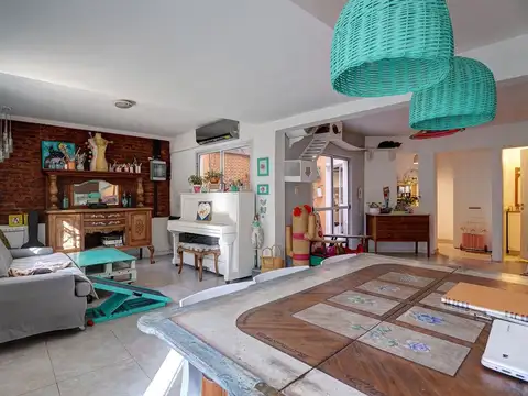 Depto Tipo Casa en Venta de 4 ambientes