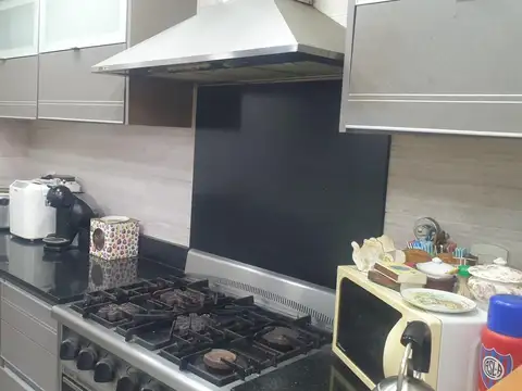 Chalet en Venta en Castelar sur.