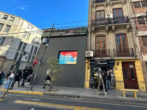Presidente José Evaristo Uriburu 1000