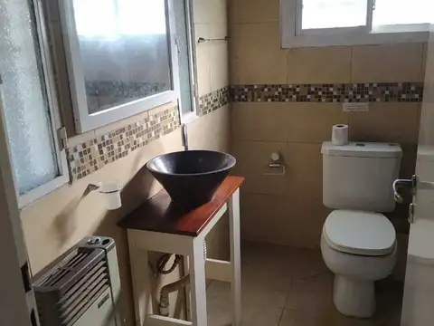 ALQUILER- CASA ALPINA- BARRIO PARQUE SAKURA, EXALTACION DE LA CRUZ 100