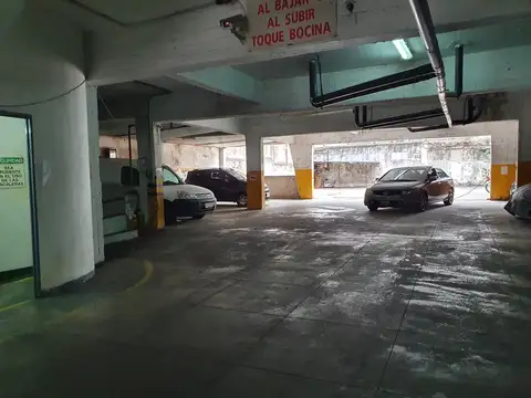 Cochera en calle Juan Bautista Alberdi 1563