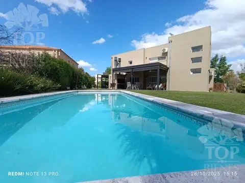 Casa 5 ambientes con 3 baños