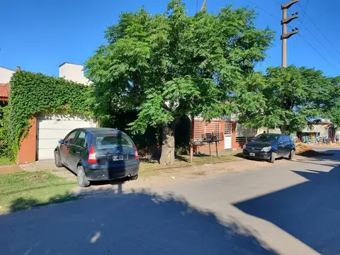 Chalet de 3 dormitorios en venta, a metros de la estación de Paso del Rey.