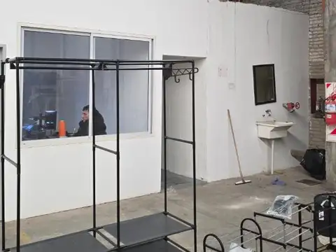 Galpon de 480 m2 cubiertos en galponera con seguridad