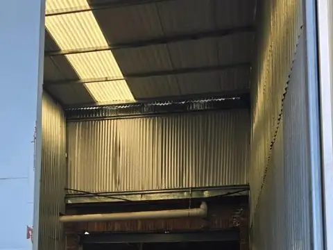 Galpon de 480 m2 cubiertos en galponera con seguridad