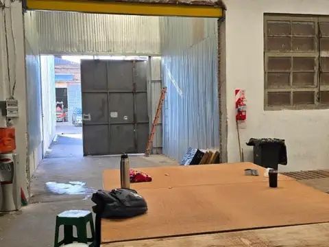 Galpon de 480 m2 cubiertos en galponera con seguridad