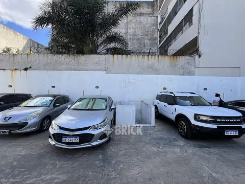 COCHERA FIJA DESCUBIERTA N° 8 EN PLANTA BAJA EN AV. JUAN DE GARAY AL 3700 (HAY OTRAS)